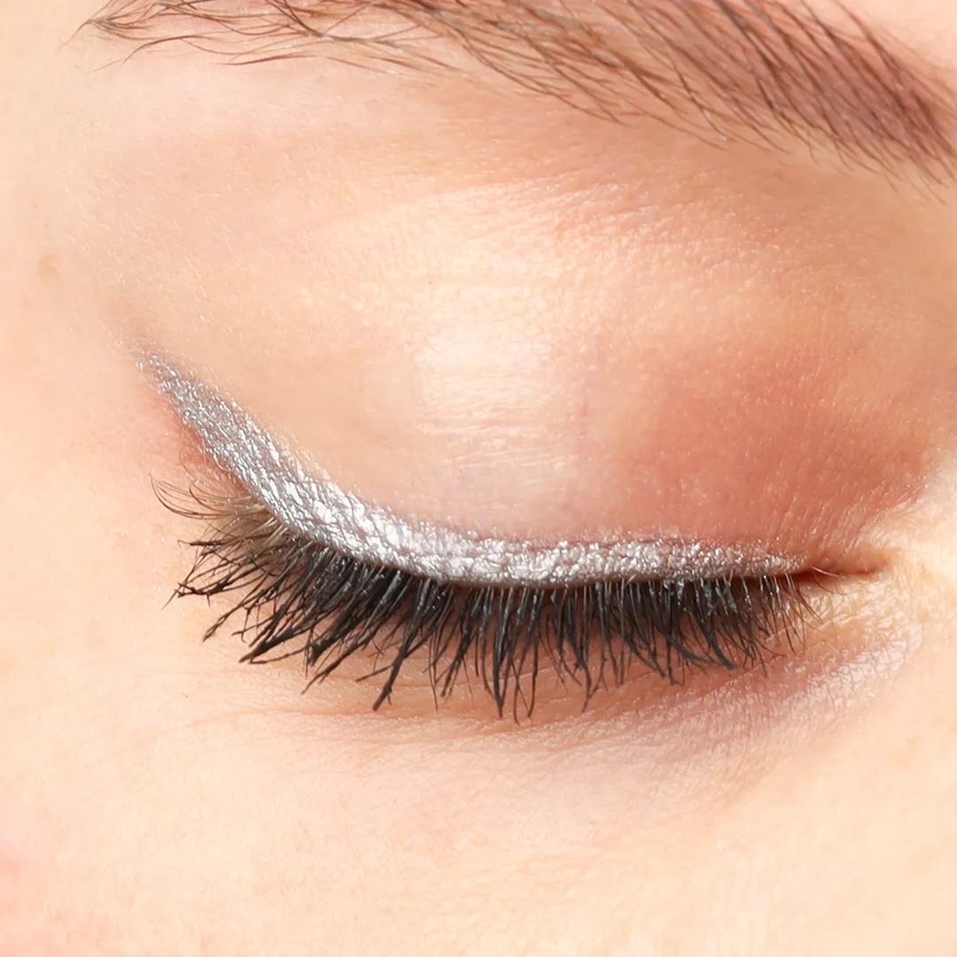 106 - Kajal / Eyeliner Silver
