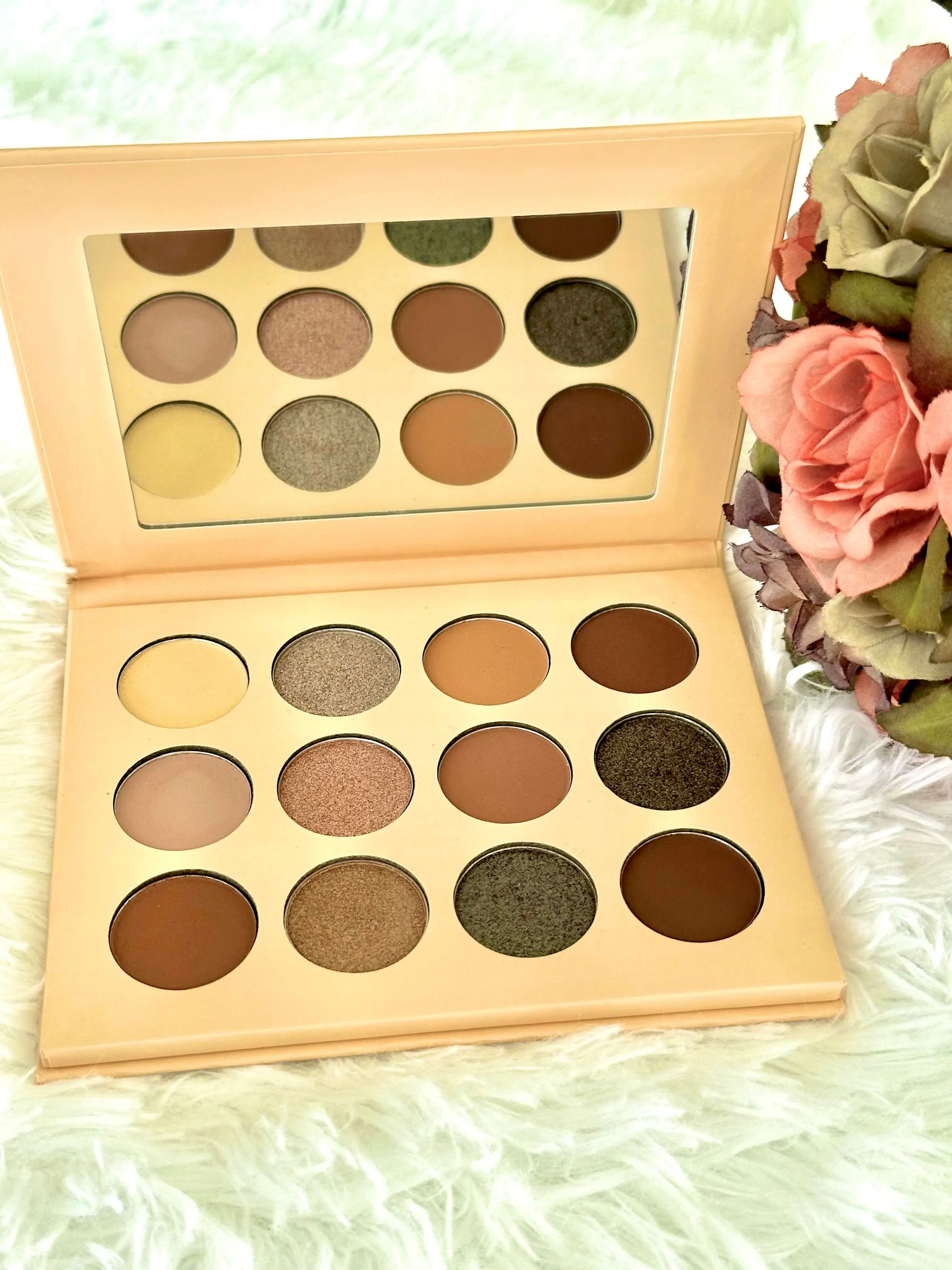 Nude Nouveau Eyeshadow Palette 12 shades