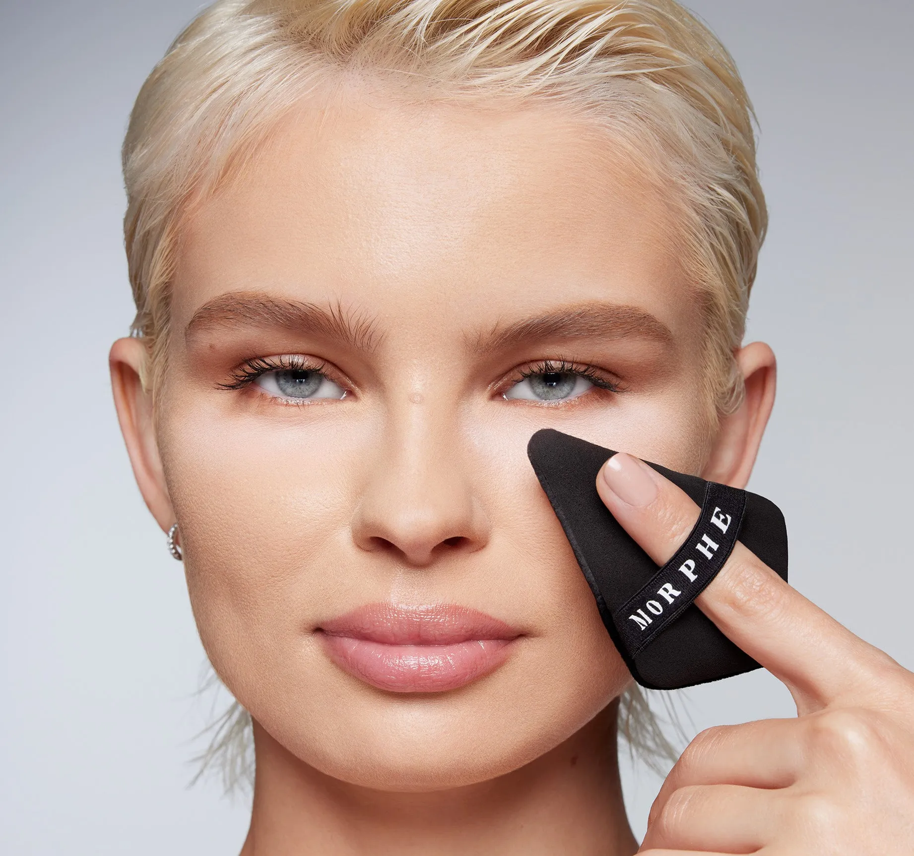 Mini Brightening & Setting Powder Duo for a Flawless Finish